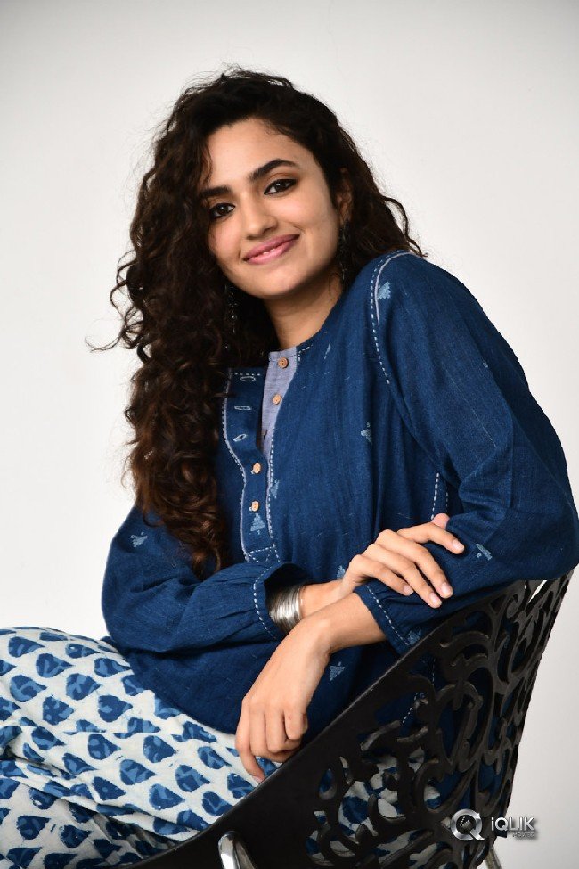 Malavika-Nair-New-Stills